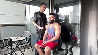 O BARBEIRO MAGRELO COMEU O CLIENTE BOMBADO